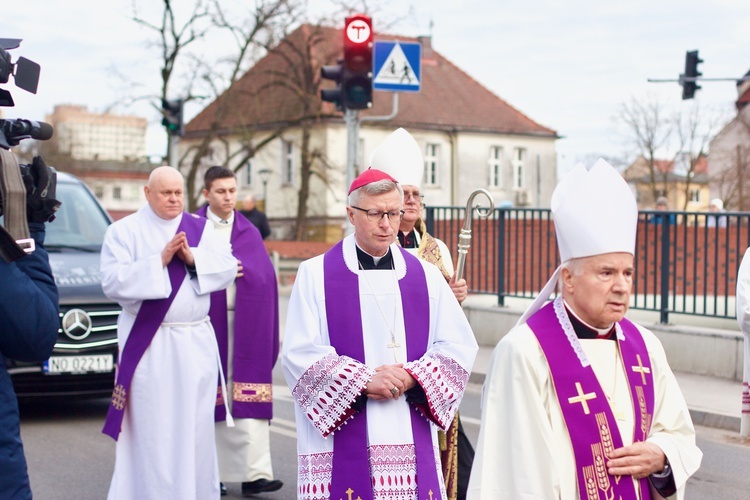 Msza św. żałobna za śp. abp. Edmunda Piszcza