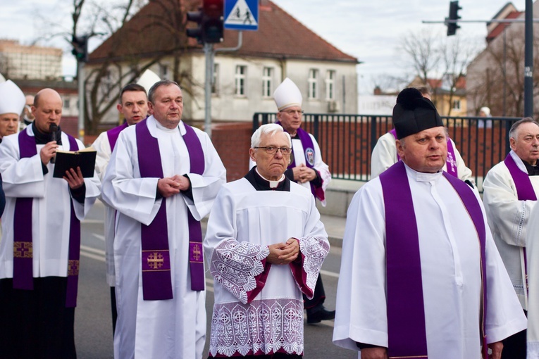 Msza św. żałobna za śp. abp. Edmunda Piszcza