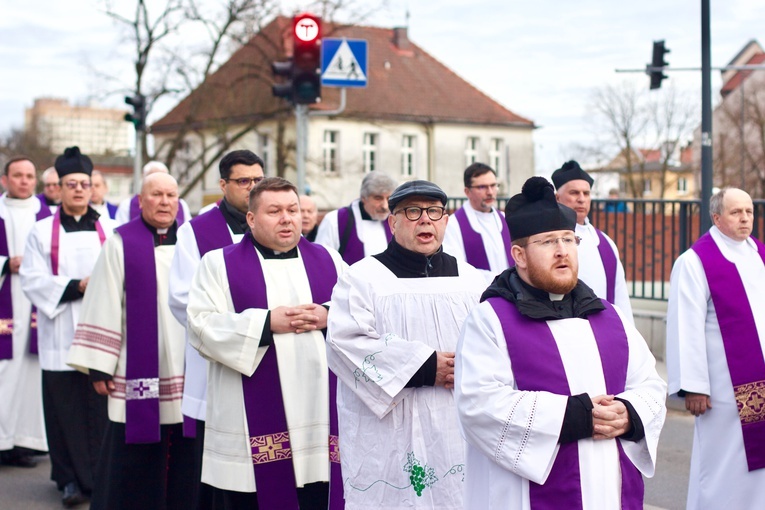 Msza św. żałobna za śp. abp. Edmunda Piszcza