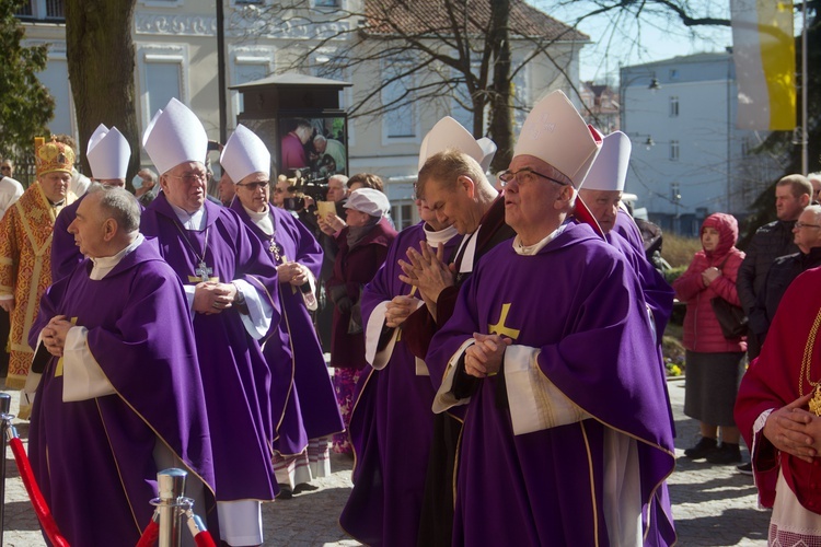 Pogrzeb śp. abp. Edmunda Piszcza