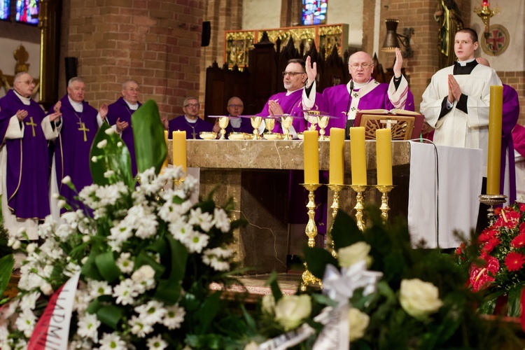 Pogrzeb śp. abp. Edmunda Piszcza