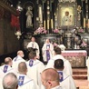 	Liturgia w kaplicy Cudownego Obrazu Matki Bożej Częstochowskiej.