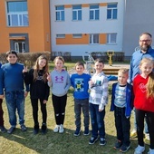 Uczniowie z Ukrainy w Katolickiej Szkole Podstawowej Caritas Archidiecezji Wrocławskiej w Kotowicach 