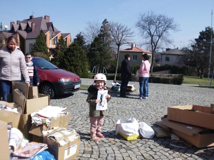 Zbiórka makulatury w Bochni