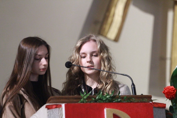 Bierzmowanie młodych z Nawojowej i Zawady