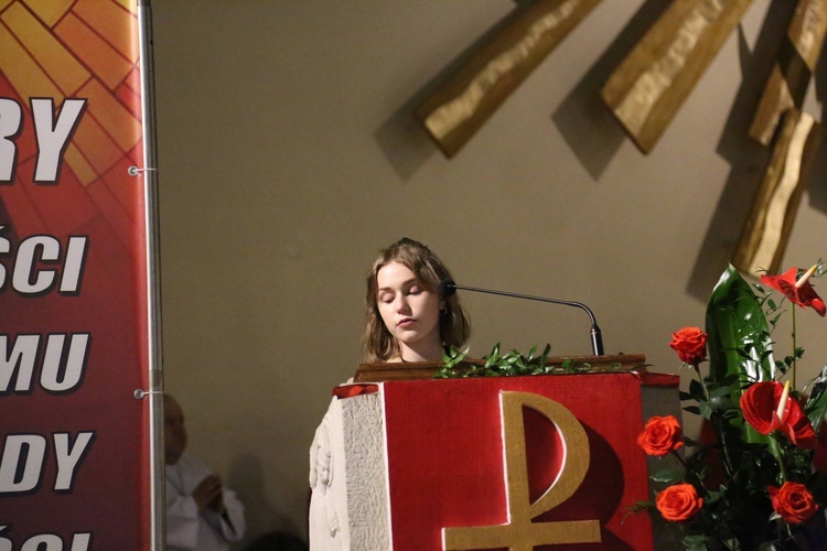 Bierzmowanie młodych z Nawojowej i Zawady