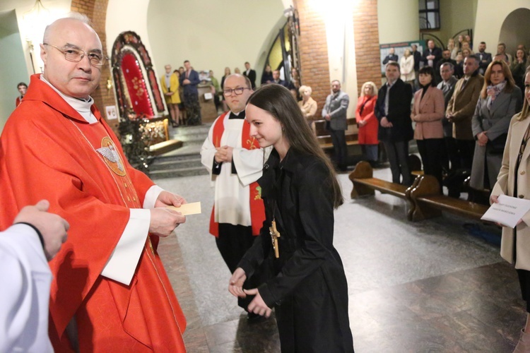 Bierzmowanie młodych z Nawojowej i Zawady