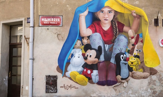 Antywojenne graffiti na praskim murze wykonał artysta ukrywający się pod pseudonimem Chemis.
19.03.2022  Praga, Czechy