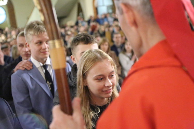 Bierzmowanie młodych z parafii kolejowej