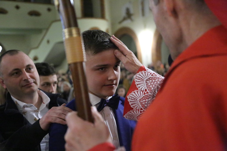 Bierzmowanie młodych z parafii kolejowej