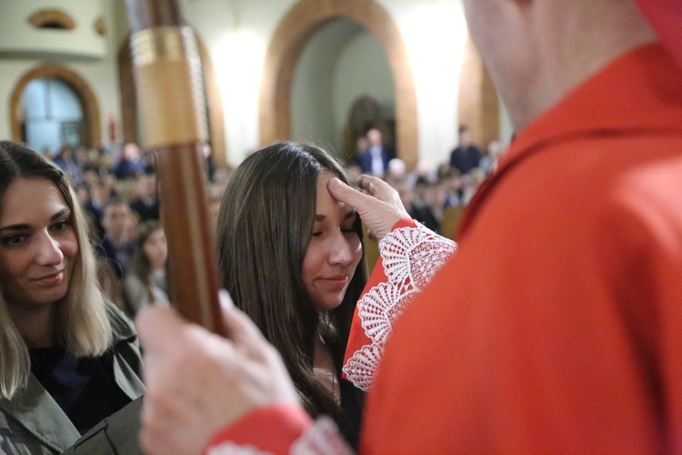 Bierzmowanie młodych z parafii kolejowej
