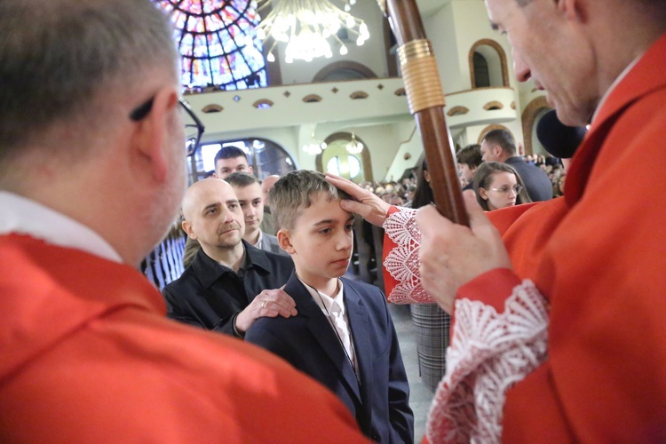 Bierzmowanie młodych z parafii kolejowej