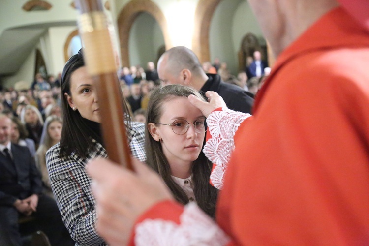 Bierzmowanie młodych z parafii kolejowej