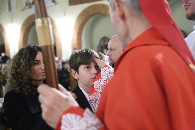 Bierzmowanie młodych z parafii kolejowej