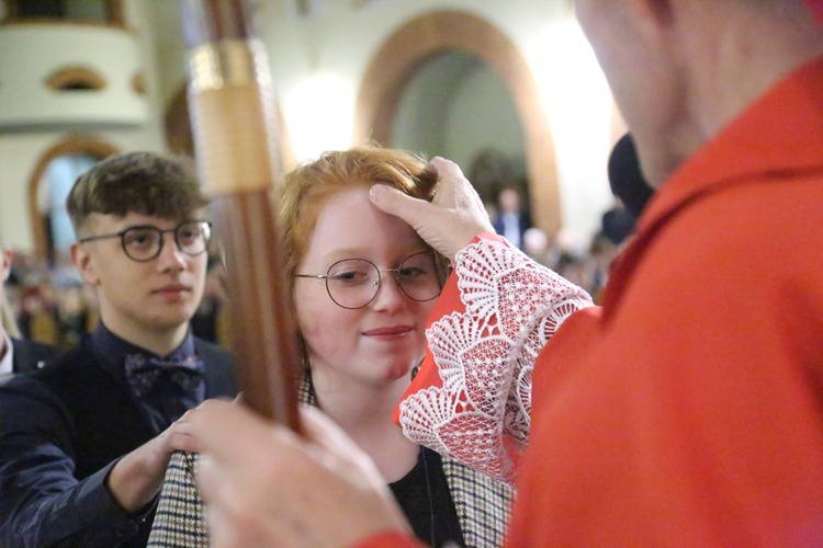 Bierzmowanie młodych z parafii kolejowej