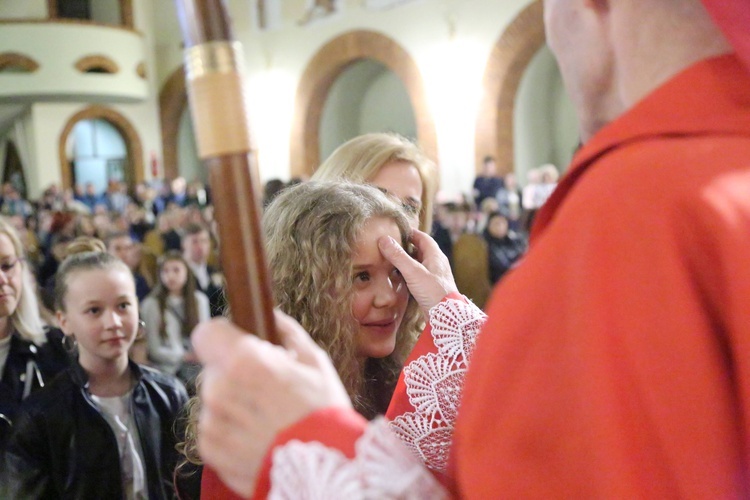 Bierzmowanie młodych z parafii kolejowej