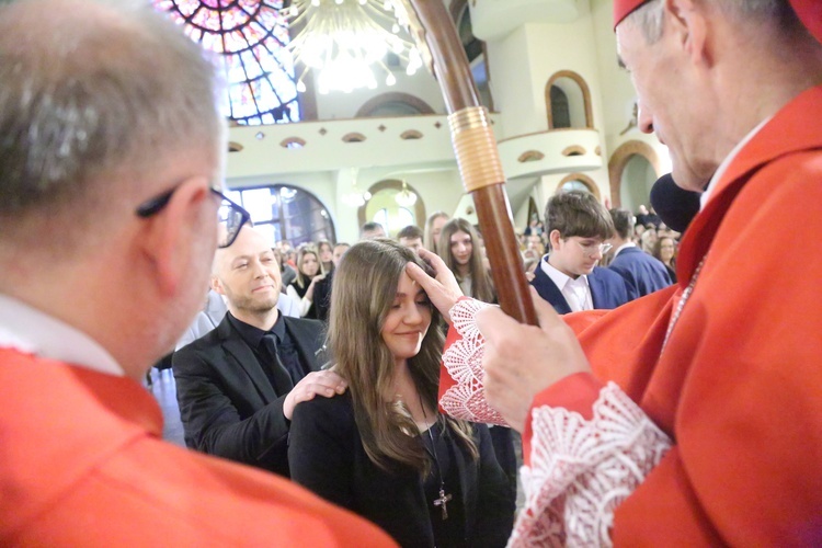 Bierzmowanie młodych z parafii kolejowej