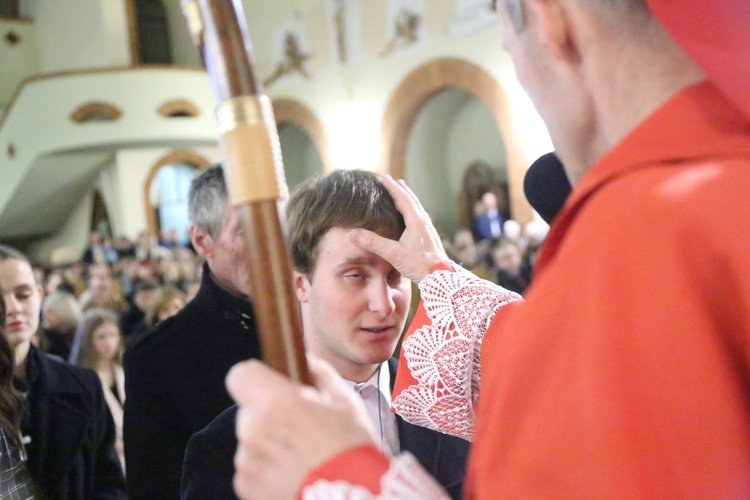 Bierzmowanie młodych z parafii kolejowej