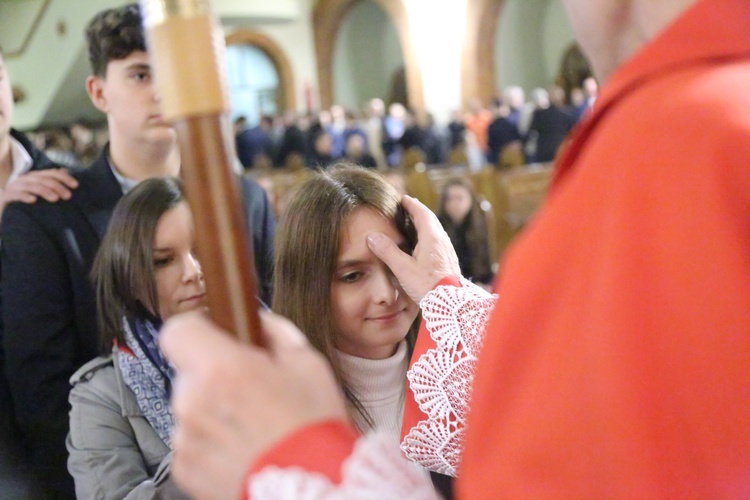 Bierzmowanie młodych z parafii kolejowej