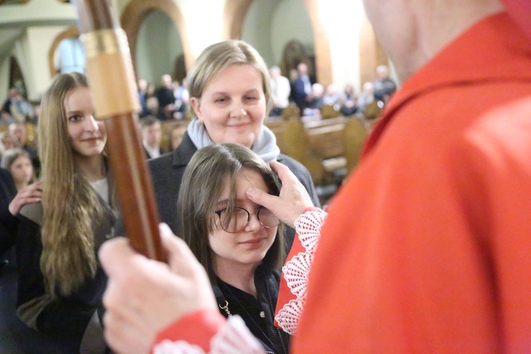 Bierzmowanie młodych z parafii kolejowej