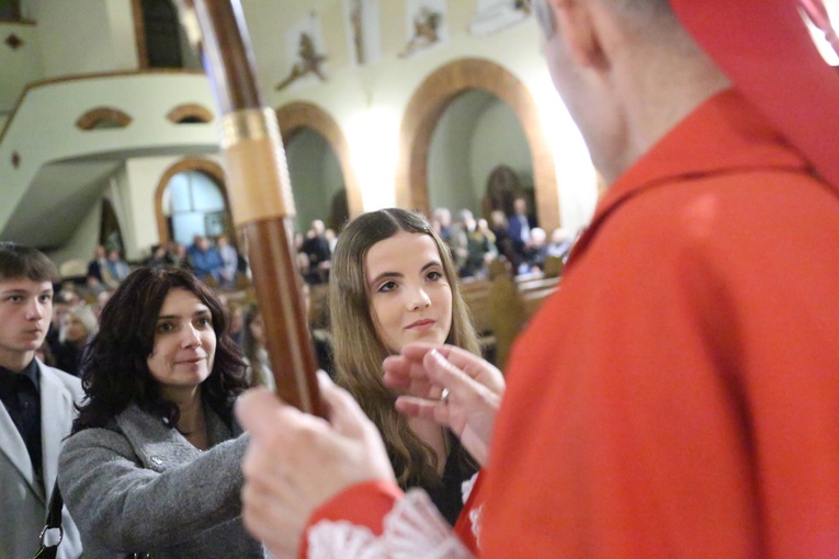 Bierzmowanie młodych z parafii kolejowej