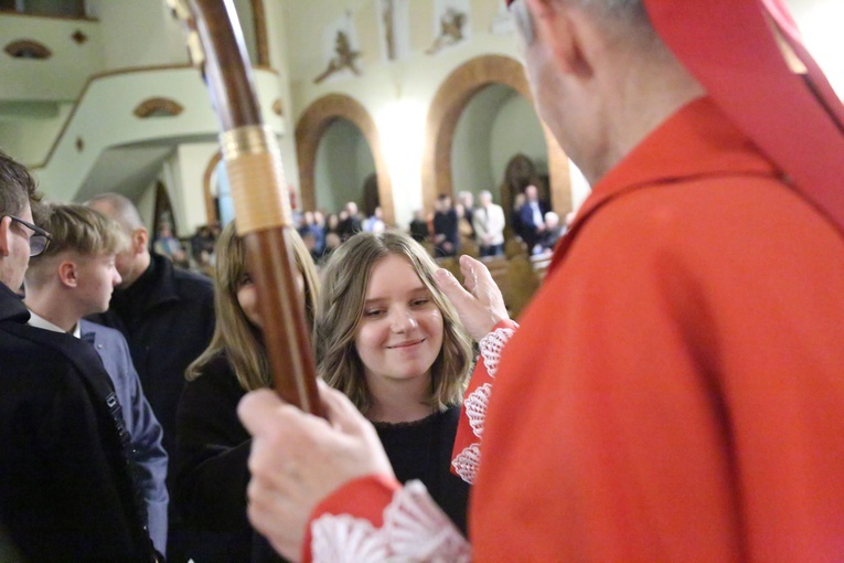 Bierzmowanie młodych z parafii kolejowej