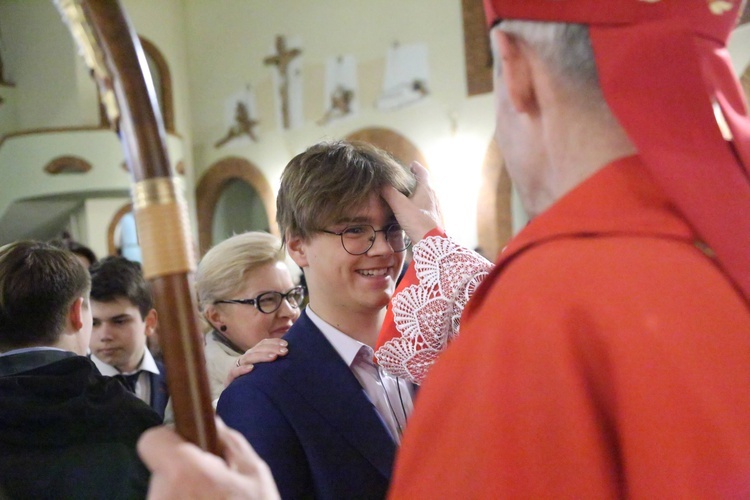 Bierzmowanie młodych z parafii kolejowej