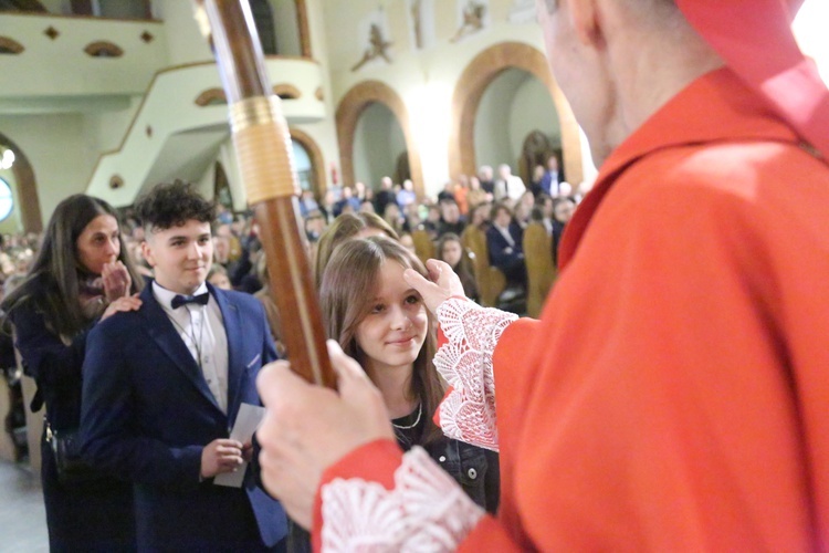 Bierzmowanie młodych z parafii kolejowej