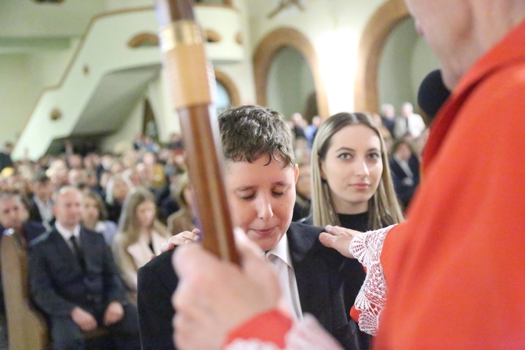 Bierzmowanie młodych z parafii kolejowej