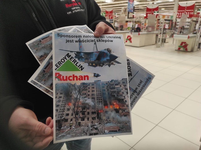 Katowice. Pikieta pod Auchan. Związkowcy z Sierpnia 80: Nie kupuj w tym sklepie