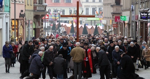 Droga Krzyżowa ulicami Oławy