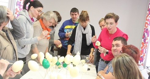 Warsztaty decoupage w Dalęcinie