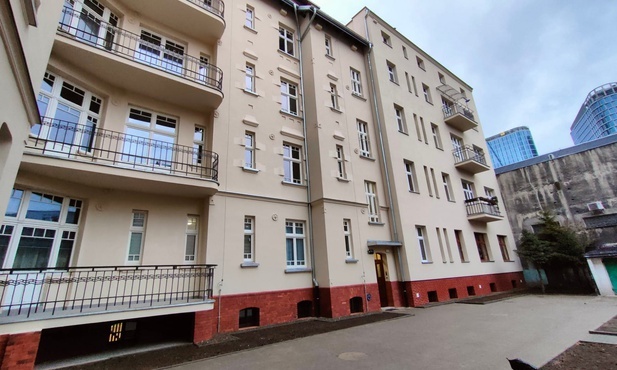 Kamienica przy Gliwickiej 13 walczy o tytuł "Modernizacja Roku"