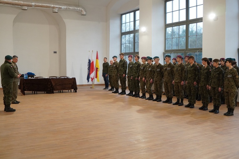 Certyfikat wojskowy kadetów KLO w Henrykowie