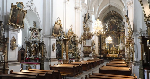 Muzyczna refleksja nad słowami konającego Jezusa 
