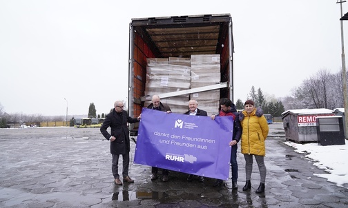 Metropolia. Tir pełen łóżek i śpiworów dla uchodźców z Ukrainy przyjechała z Zagłębia Ruhry