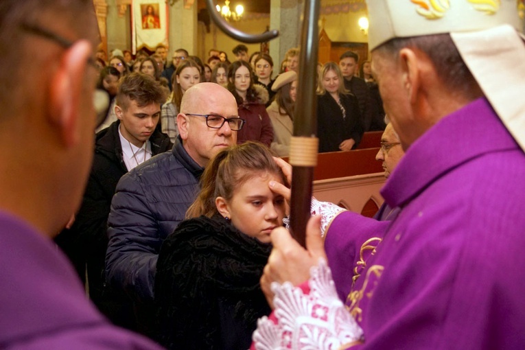 Bp Adam Bałabuch wizytował parafię w Słupicach