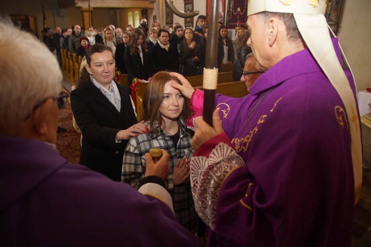 Bp Adam Bałabuch wizytował parafię w Słupicach