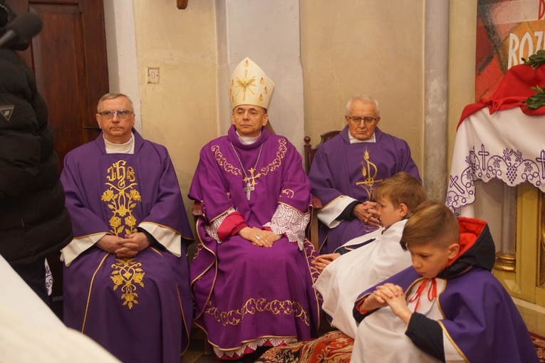 Bp Adam Bałabuch wizytował parafię w Słupicach