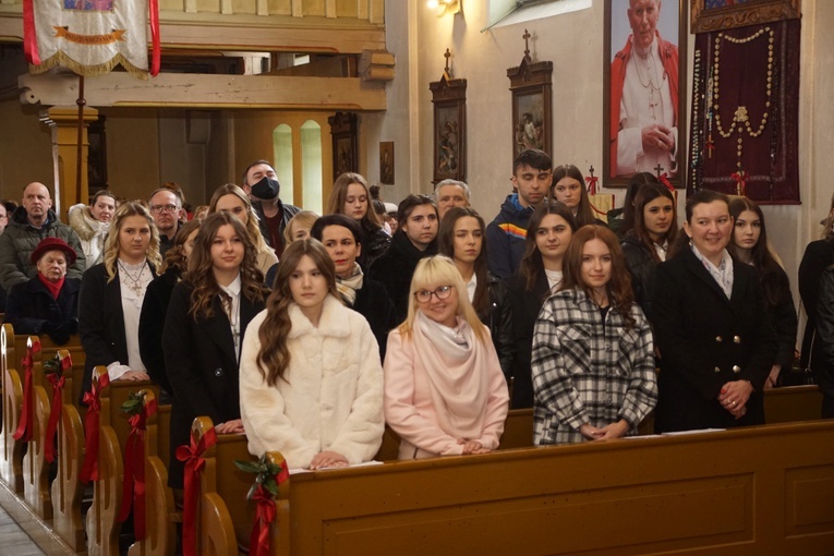 Bp Adam Bałabuch wizytował parafię w Słupicach