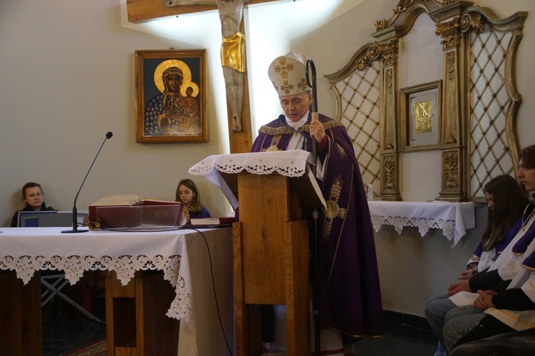 Bp Adam Bałabuch wizytował parafię w Słupicach