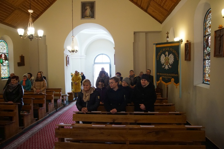 Bp Adam Bałabuch wizytował parafię w Słupicach