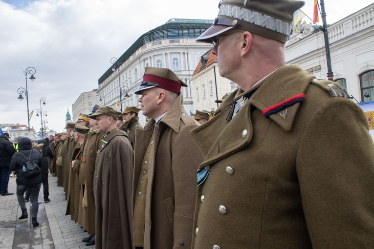 Ulicami stolicy przeszedł XV Katyński Marsz Cieni [GALERIA ZDJĘĆ]
