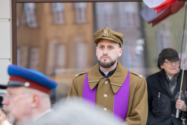 Ulicami stolicy przeszedł XV Katyński Marsz Cieni [GALERIA ZDJĘĆ]