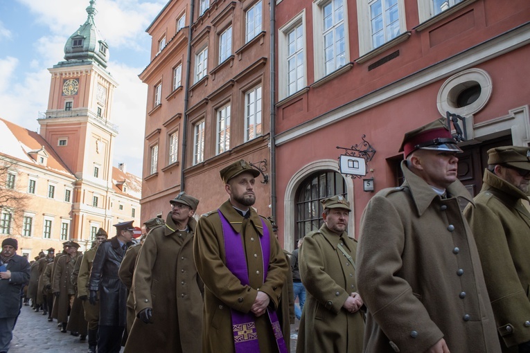 Ulicami stolicy przeszedł XV Katyński Marsz Cieni [GALERIA ZDJĘĆ]