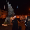 W rocznicę śmierci Jana Pawła II w Łowiczu pamiętano o świętym, który modlił się przed laty na ziemi łowickiej. 