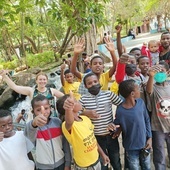 Madga od 6 lat pomaga dzieciom ulicy w Auasie