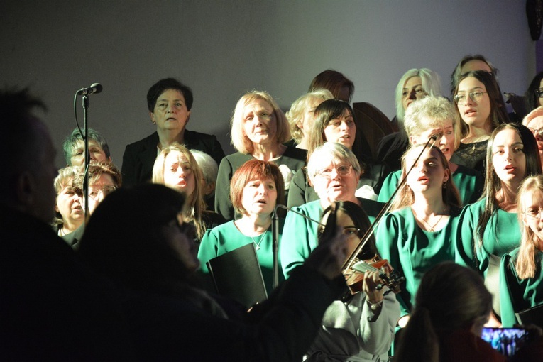 Koncert na pięć chórów w Świniarsku