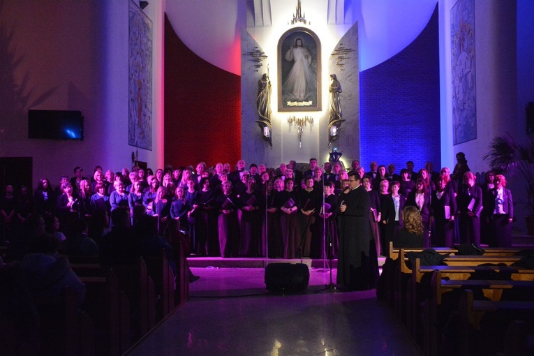 Koncert na pięć chórów w Świniarsku