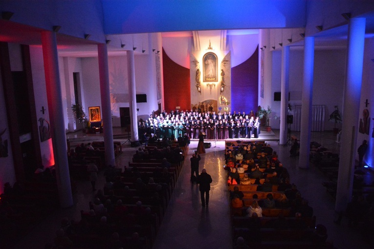 Koncert na pięć chórów w Świniarsku